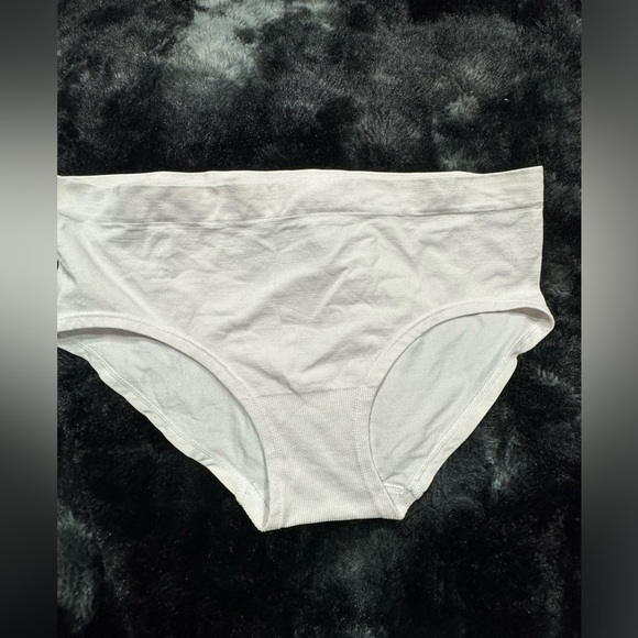 - Purple Satin like Very Sexy Victorias Secret Bra and Pantie - Picture 7 of 11